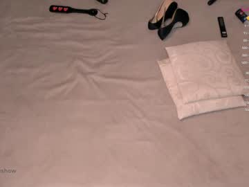girl
        theanytimeshow cam image #1858072