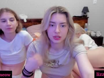 couple Live Cam Girls Love To Strip Naked For Their Viewers with lovely_kira_kira