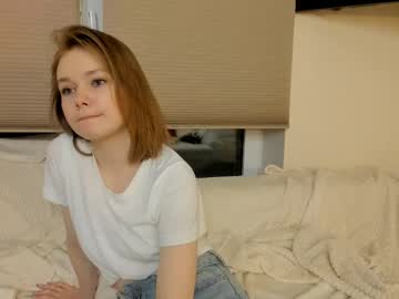 girl
        earlenedaughtrey cam image #6224677