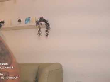 girl
        ashley_jones9 cam image #3051062