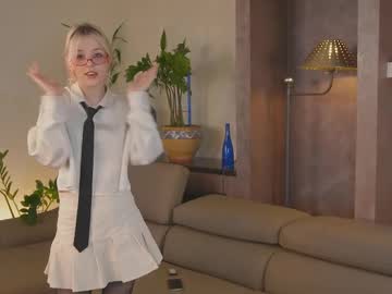 girl
        gladyshankins cam image #6449259
