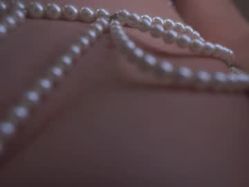 girl
        bibi_it_is cam image #1523798