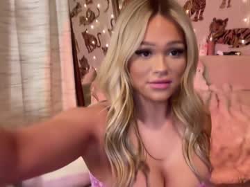 girl
        ari_02 cam image #3712607