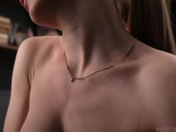 girl
        kateharrise cam image #4533046