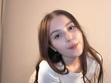 girl
        ritaschneider cam image #1124286