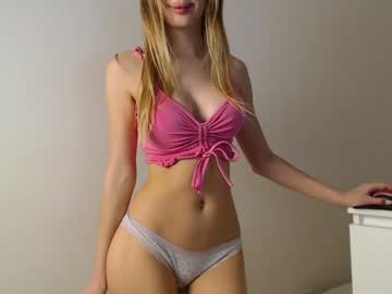girl
        trixie_taylor cam image #1281722