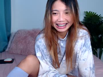 girl
        allforshow93 cam image #315061