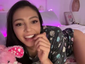 girl
        keirasworld cam image #6779017