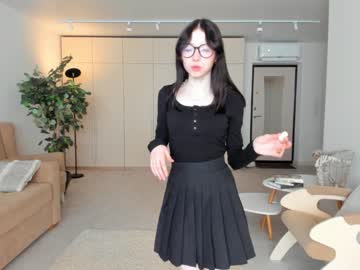 girl
        oki_dokie cam image #1630658