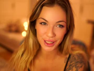 girl
        melodymate cam image #4369524