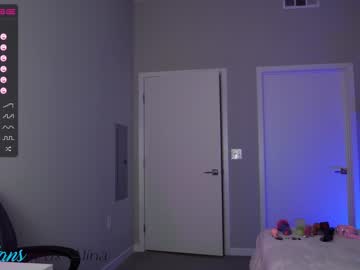 girl
        fox_alina cam image #1551303