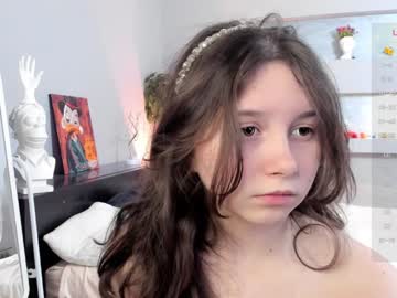 girl
        lynngroves cam image #5256173
