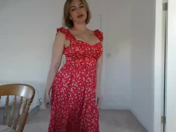 girl
        mallinia cam image #6510420