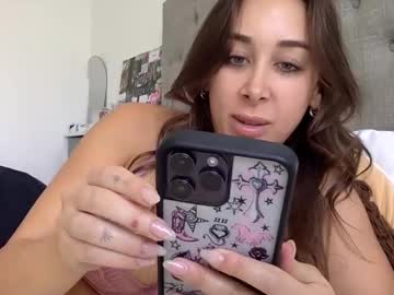 girl
        shyybrooke cam image #4277531
