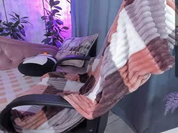 girl
        lika_moon cam image #636695