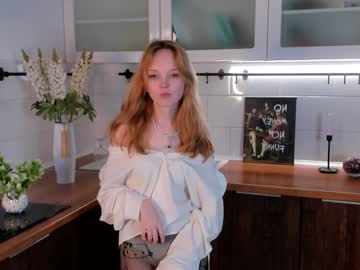 girl
        maudbayles cam image #5366335