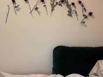 girl
        olive_nextdoor cam image #4128094