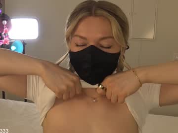 girl
        blondehottiek cam image #4619996