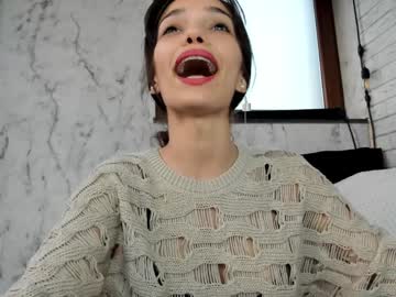 girl
        sassyt33n cam image #5547457