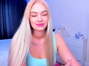 girl
        8a8y_nura cam image #991611