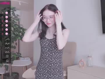 girl
        oki_dokie cam image #1969136