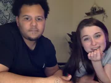 couple
        daddys_princesss cam image #661996
