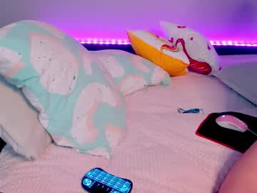 girl
        shybbdi_ cam image #359795