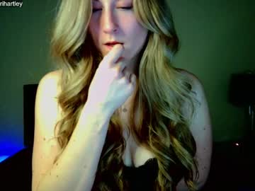 girl
        brihartley cam image #861605
