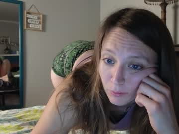 girl
        reach4thepeach cam image #3417657