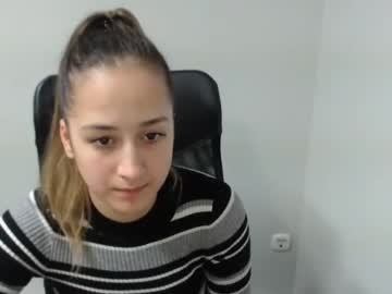 girl
        chloya_tqo cam image #381426