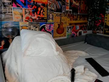 girl
        flirtykitty_ cam image #6347761