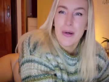 girl
        christinasiemone cam image #5500058