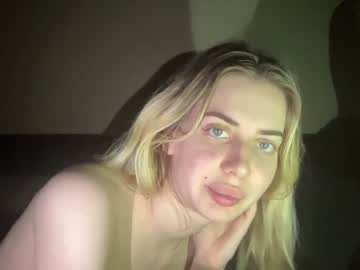 couple
        newfaceinhell33 cam image #2610248