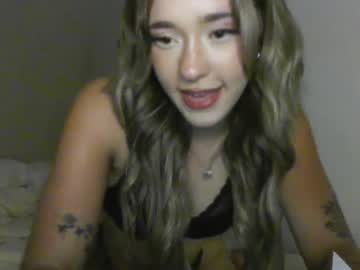 girl
        mykalaxoxo cam image #4862206