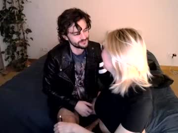 couple
        gusher_xxx cam image #407099