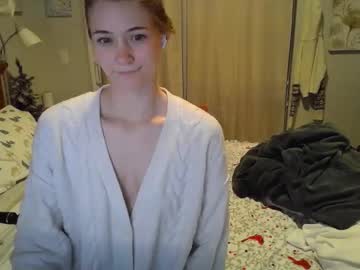 girl
        katynowhere cam image #5817111