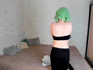 girl
        lindaarcher cam image #1817689
