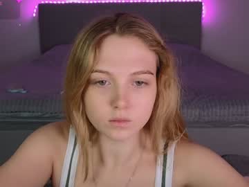girl
        small_blondee cam image #5874457