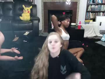 girl
        southerbunny cam image #358360