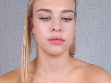 girl
        dana_bananna_ cam image #2232700