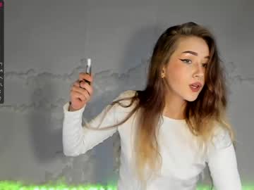 girl
        dazy_88 cam image #1786480