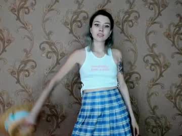 girl
        yuinika_ cam image #4715111