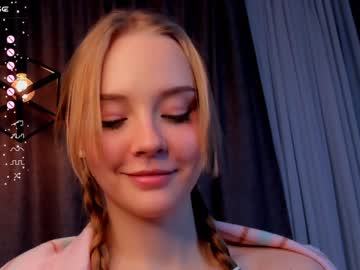 girl
        lolliis cam image #3064269
