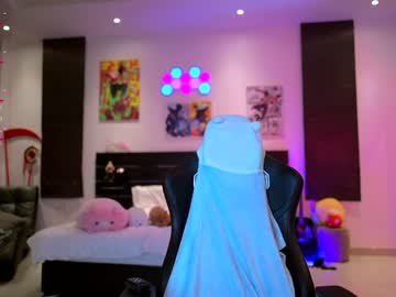 girl
        madnessalise cam image #3678671