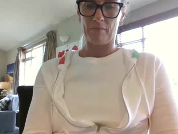 girl
        kumfoxlive cam image #5406255