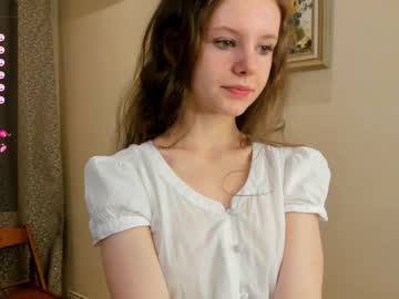 girl
        maryrogersa cam image #2275551