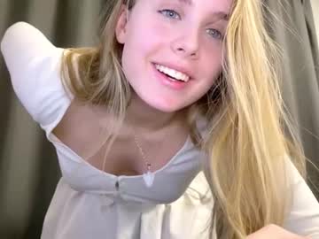 girl
        gucci_rich cam image #1096928