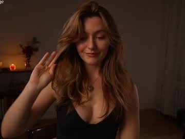 girl
        alisonrouge cam image #5615424