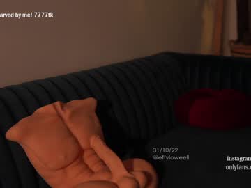 girl
        effyloweell cam image #127938