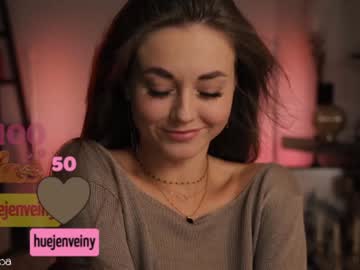 girl
        lettymoa cam image #4278272
